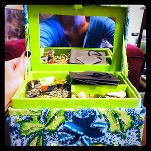 🎈SOLD🎈Beautiful Tropical 🏝 beaded jewelry box